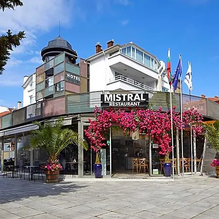 Mistral Hotel 3*