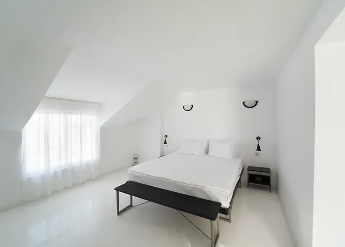 Mistral 3* 네세부르