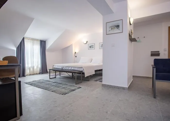 Mistral 호텔 네세부르